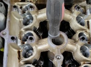 Replacing Valve Stem Seals Without Removing The Head – The Car Passion